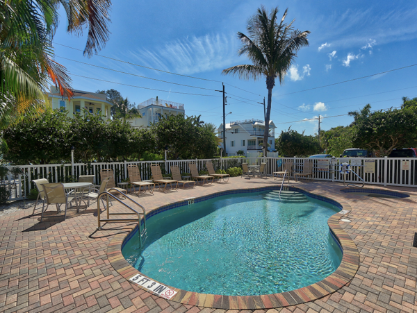 One Bedroom Vacation Rental  Beach Access Across Street!